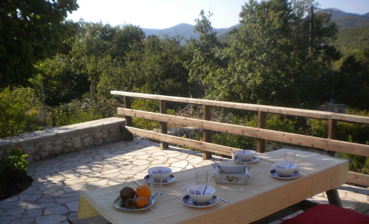 Stone House In A Quiet Landscape, Leonidion Villa Kültér fotó